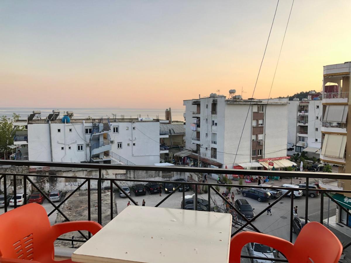 Center Hotel Pirro Himare Exterior photo