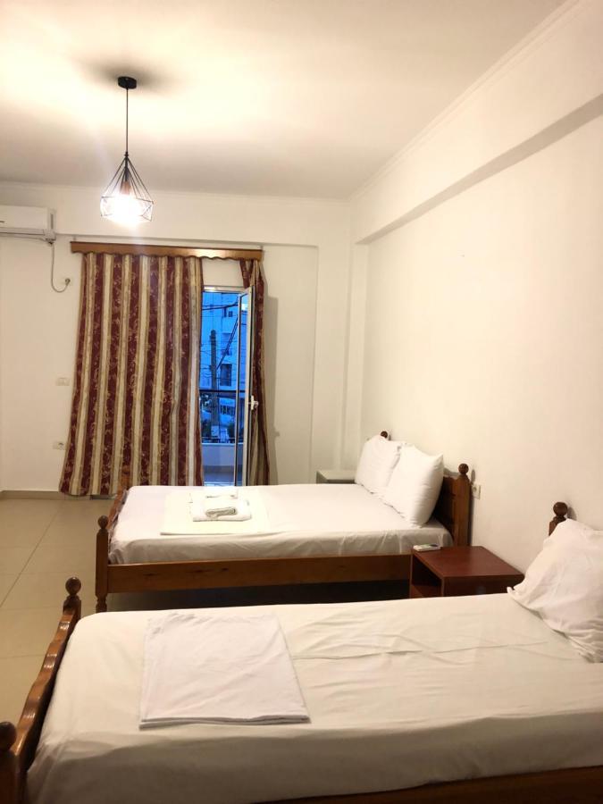 Center Hotel Pirro Himare Exterior photo